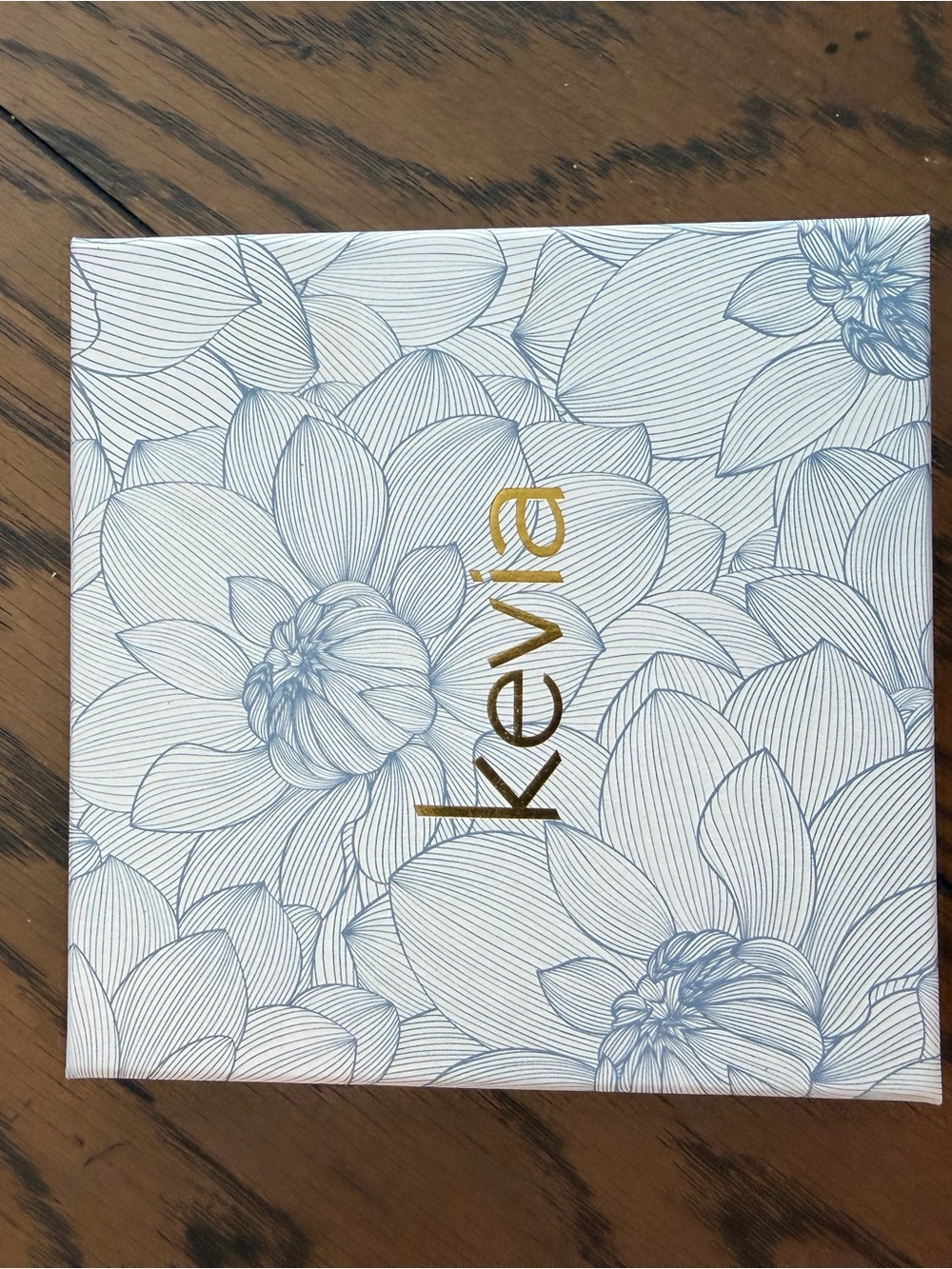 Kevia Necklaces Floral Decorative Box - Blue and White